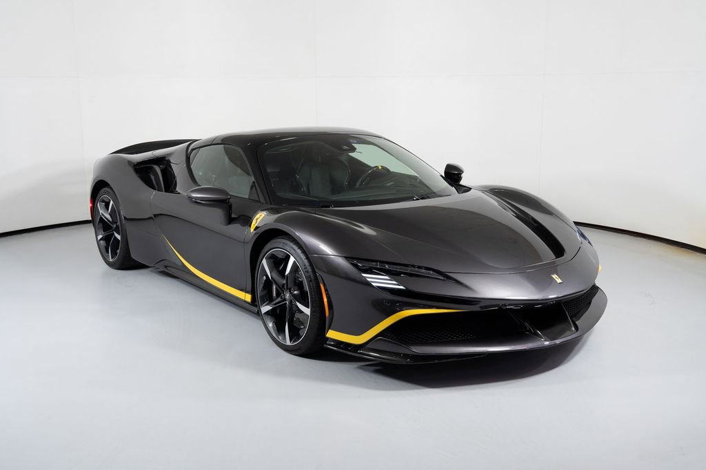 Used 2022 Ferrari SF90 Spider image 7