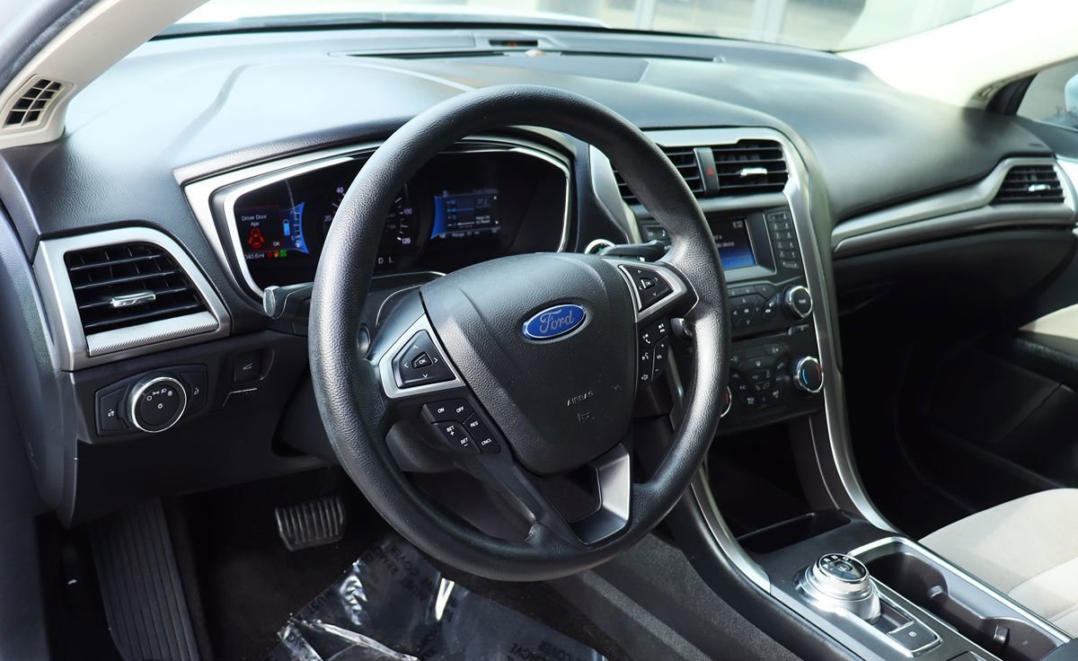Used 2018 Ford Fusion S image 39