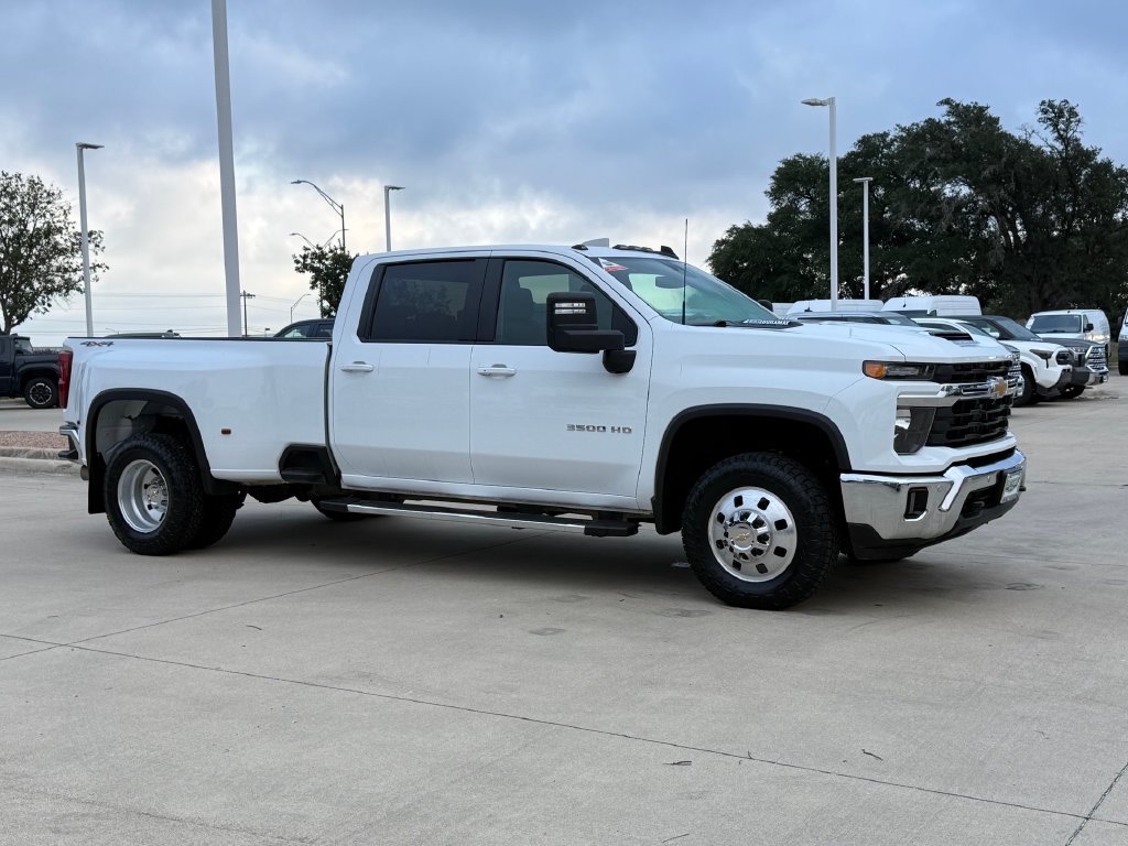 Used 2025 Chevrolet Silverado 3500 LT w/ Safety Package AWD/4WD image 5