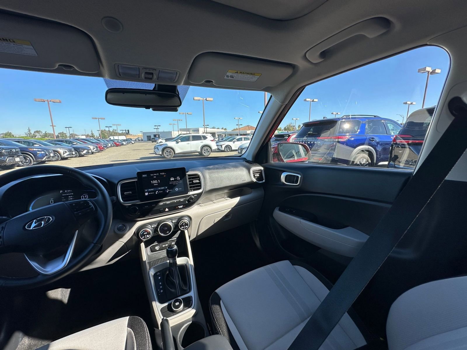 Used 2025 Hyundai Venue SEL FWD image 37