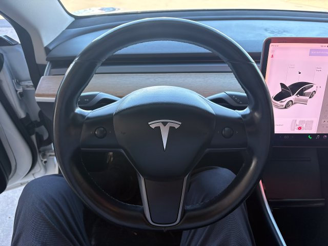 Used 2018 Tesla Model 3 Long Range RWD image 19