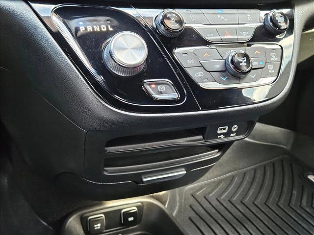 Used 2019 Chrysler Pacifica Touring Plus w/ S Appearance Package image 15