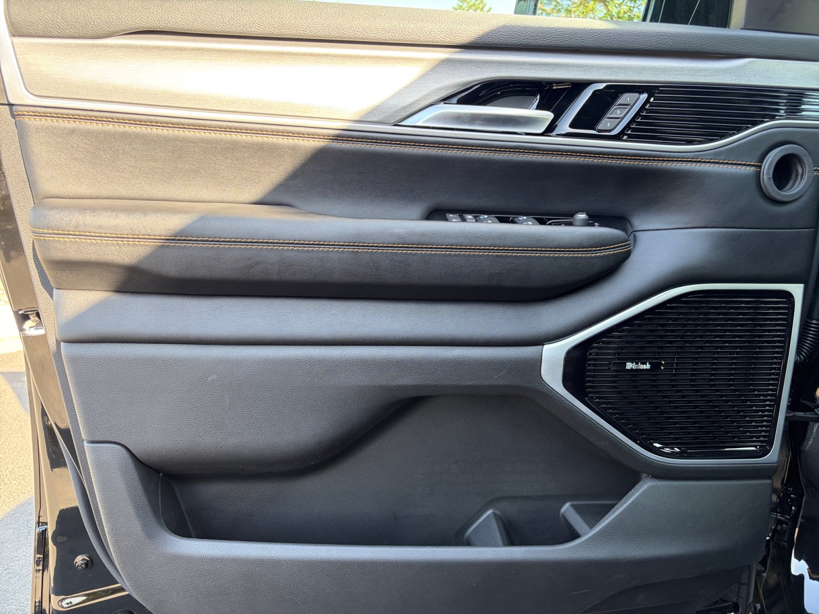 New 2026 Jeep Grand Wagoneer 4WD image 14