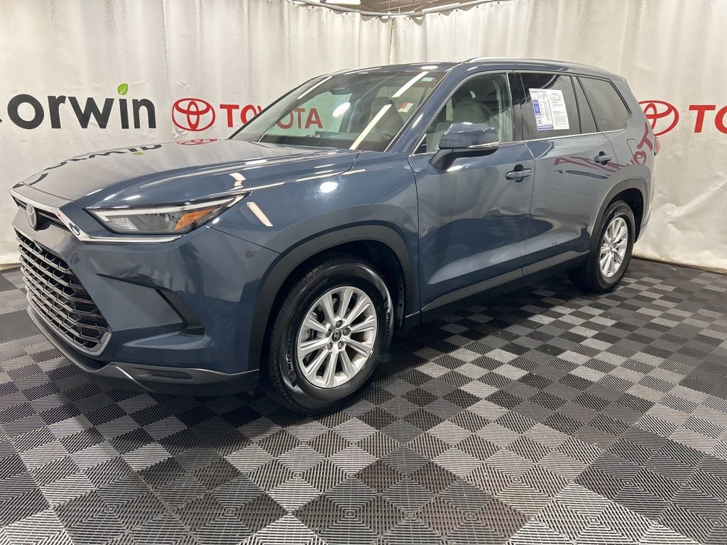 Used 2025 Toyota Grand Highlander AWD image 4