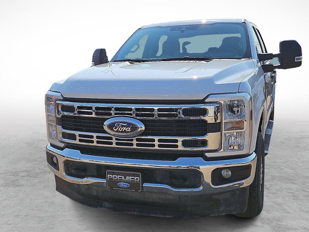 Used 2025 Ford F250 XLT w/ F-250 >10K GVWR Package AWD/4WD image 4
