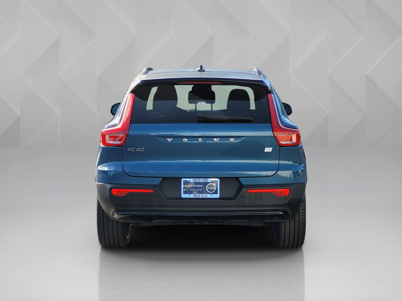 Certified 2023 Volvo XC40 Recharge Ultimate image 5