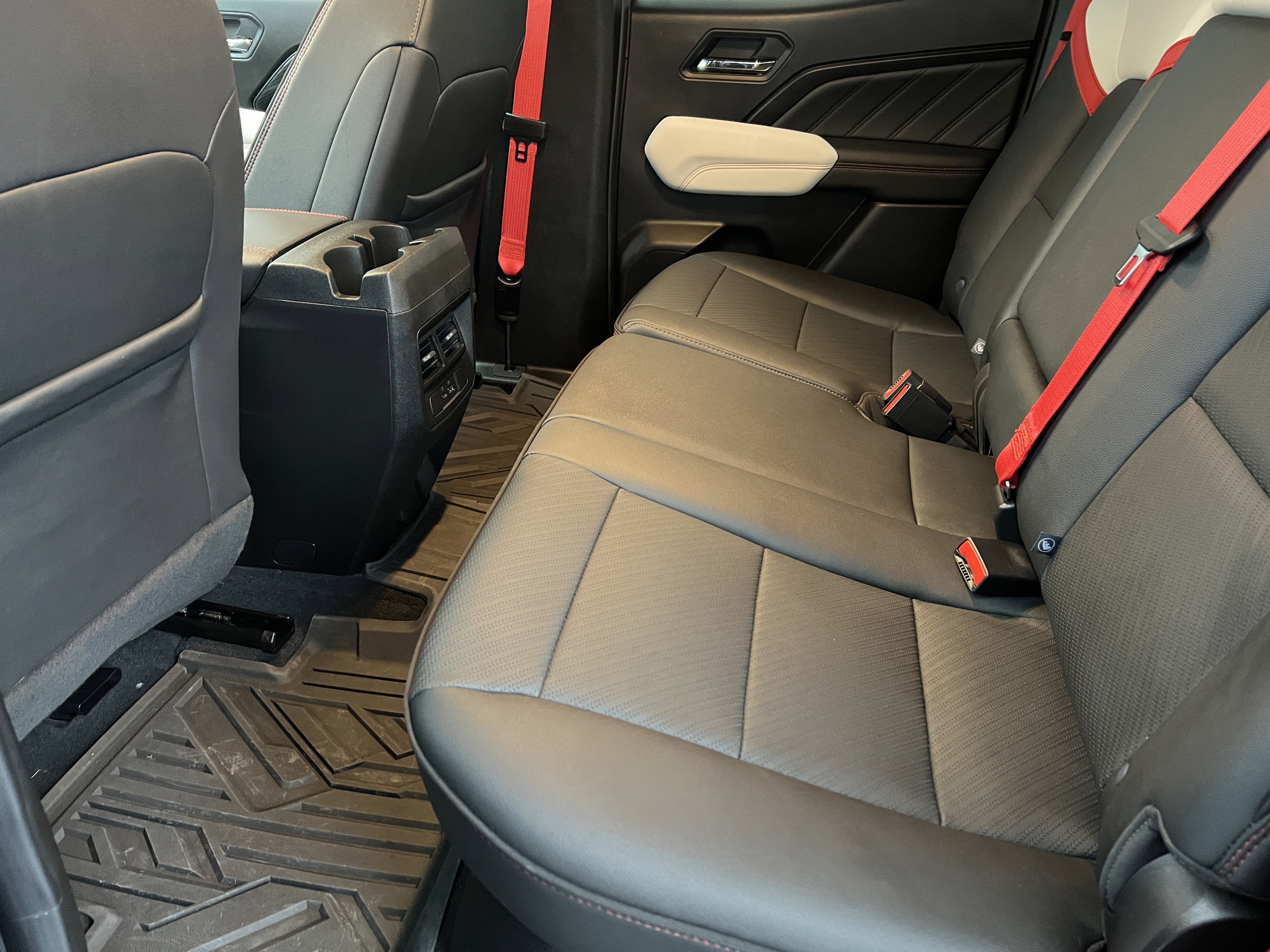 Used 2024 GMC Canyon AT4X image 16