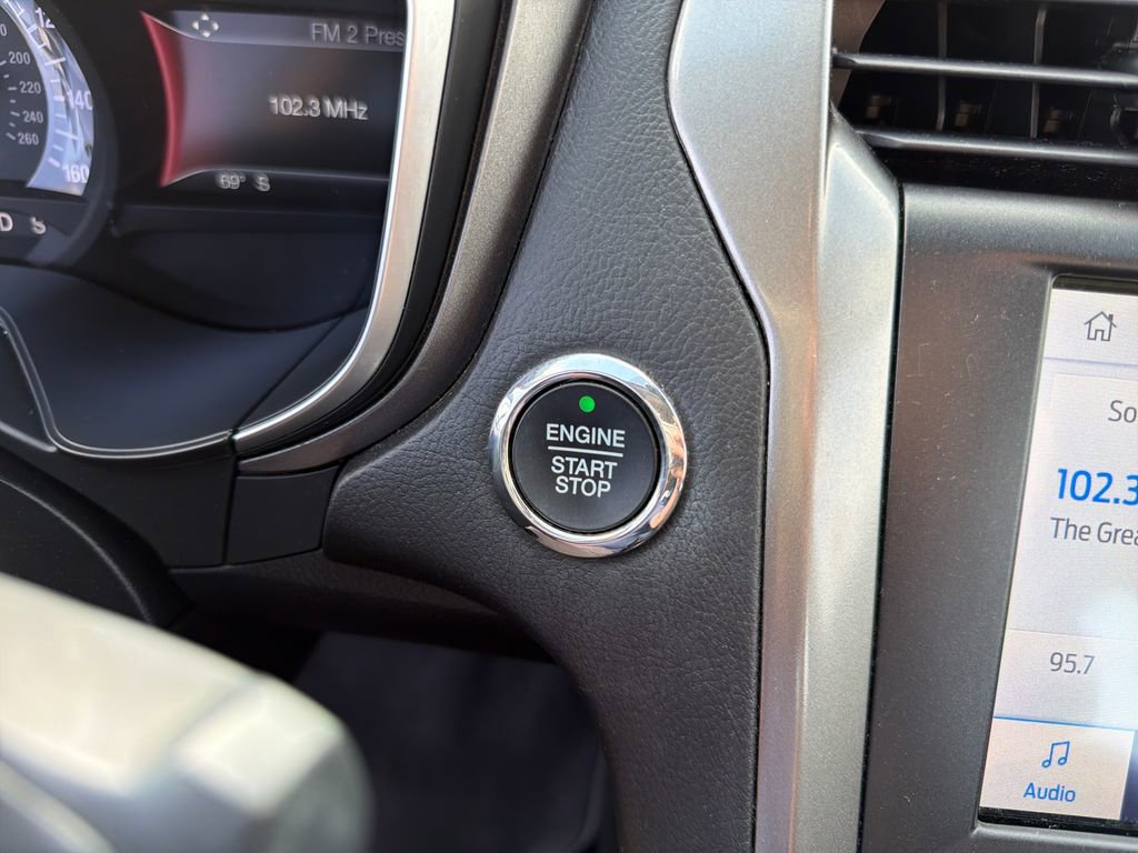 Used 2019 Ford Fusion SEL image 29