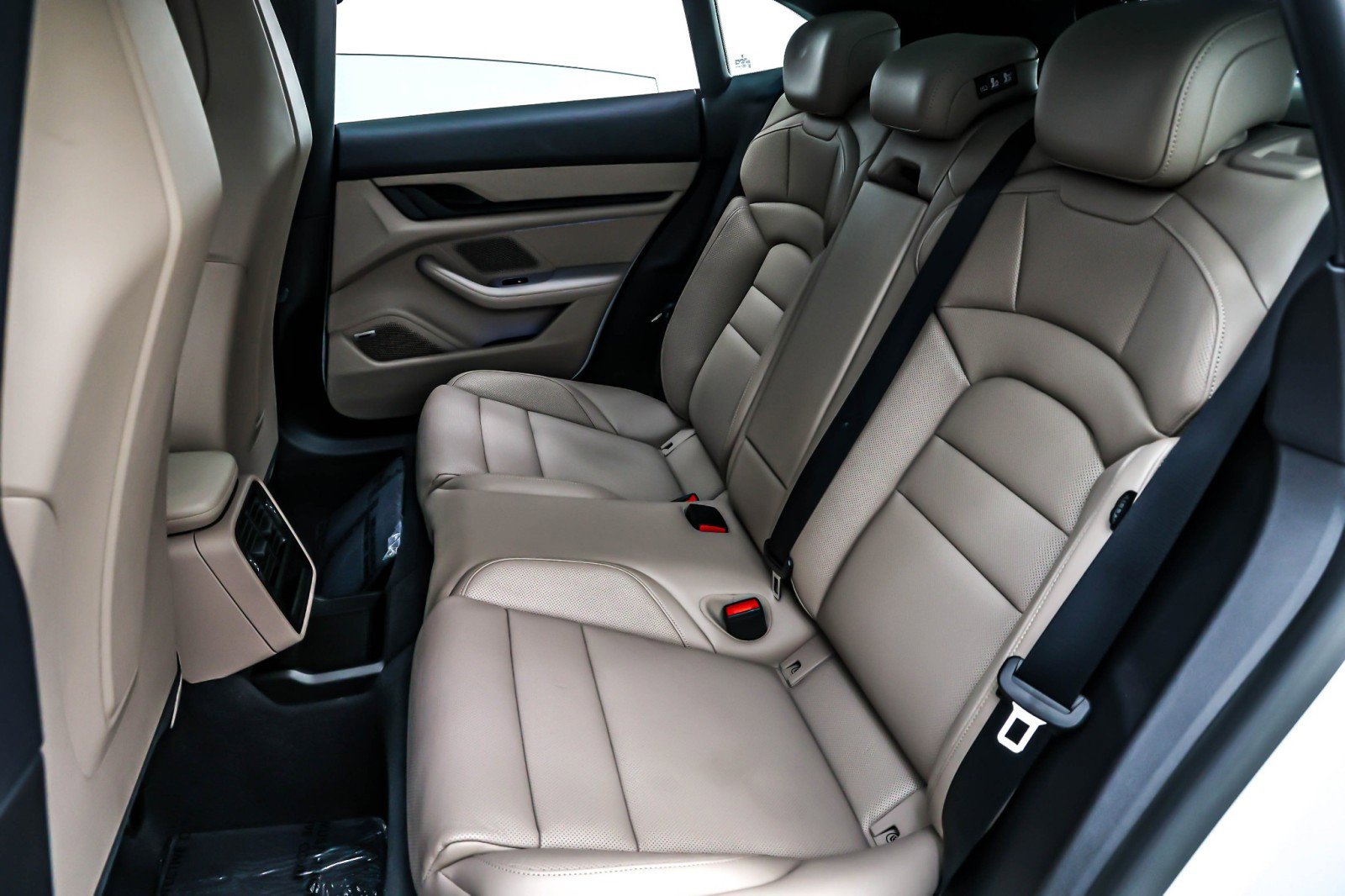 Used 2023 Porsche Taycan 4 Cross Turismo image 9