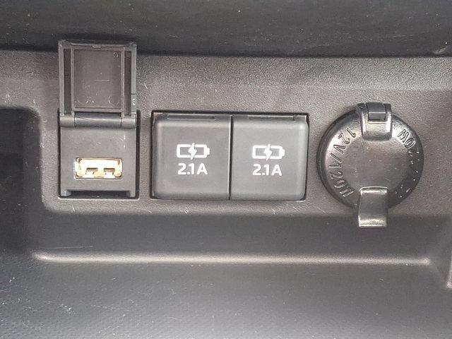Used 2021 Toyota Highlander XLE AWD/4WD image 26