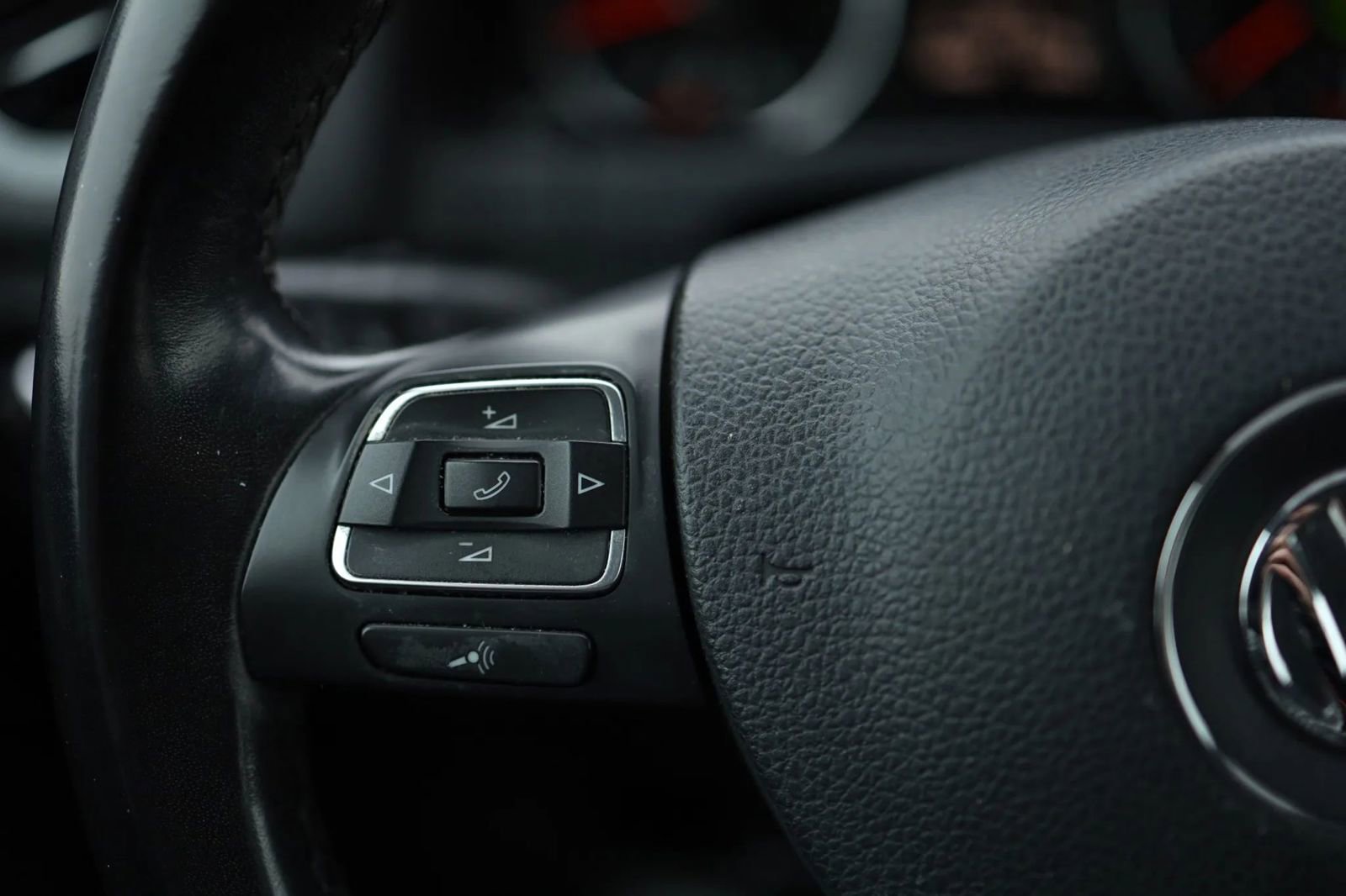 Used 2017 Volkswagen Tiguan S image 19