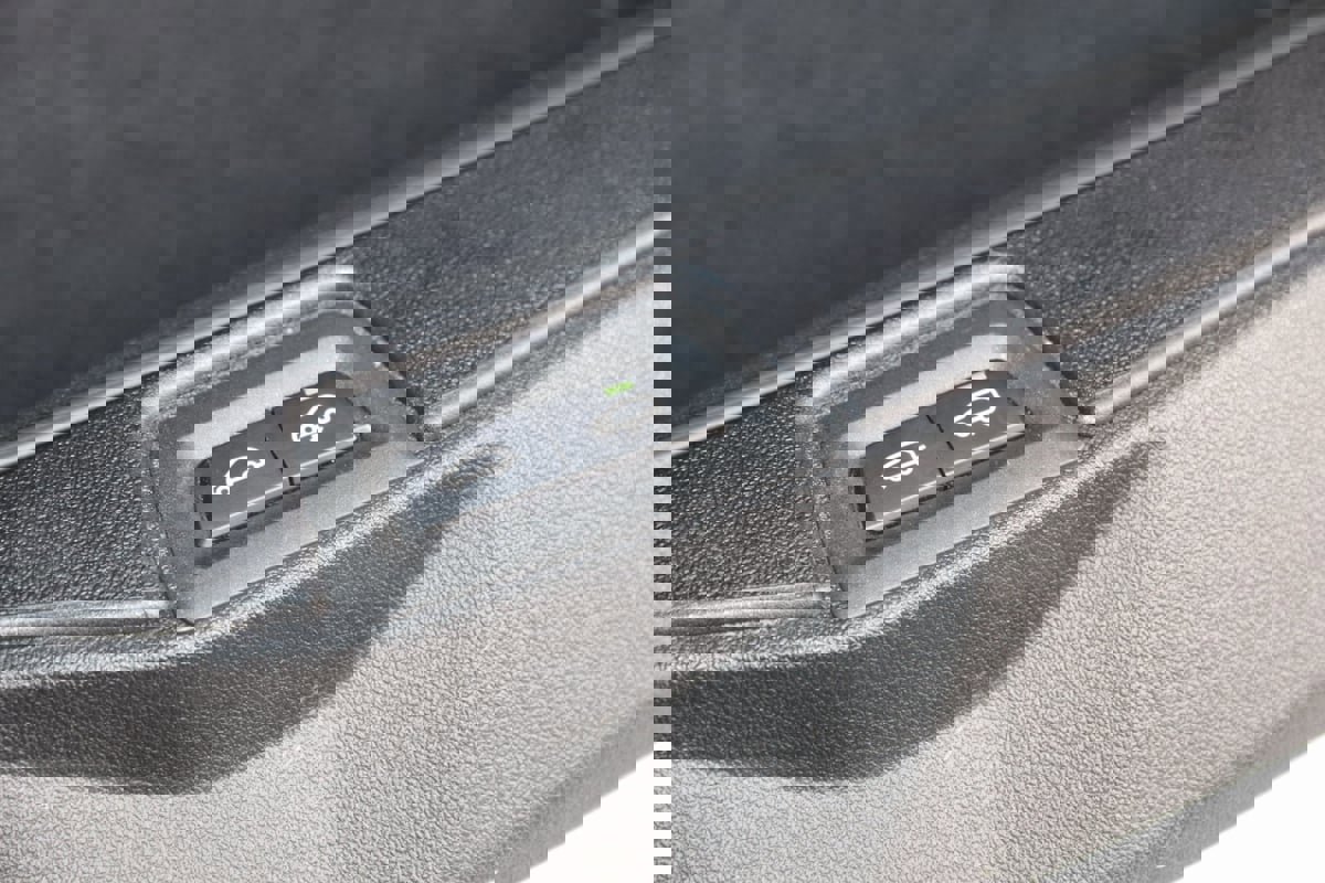 Used 2023 BMW X7 xDrive40i w/ M Sport Package image 61