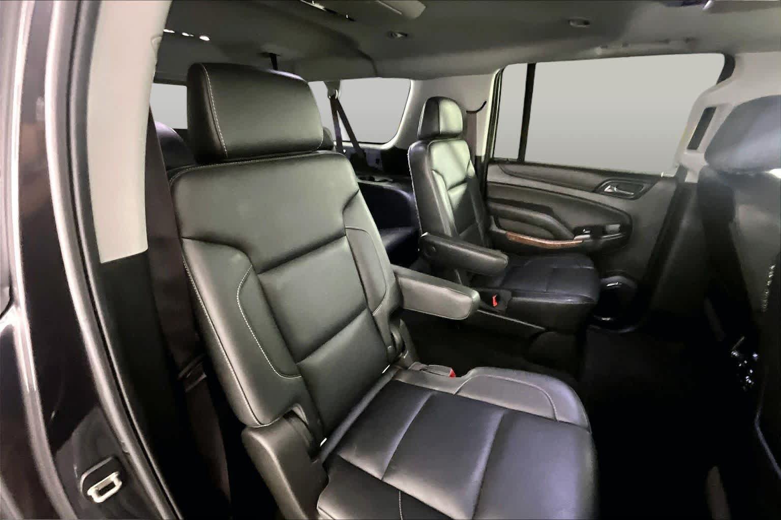 Used 2017 Chevrolet Suburban Premier AWD/4WD image 19
