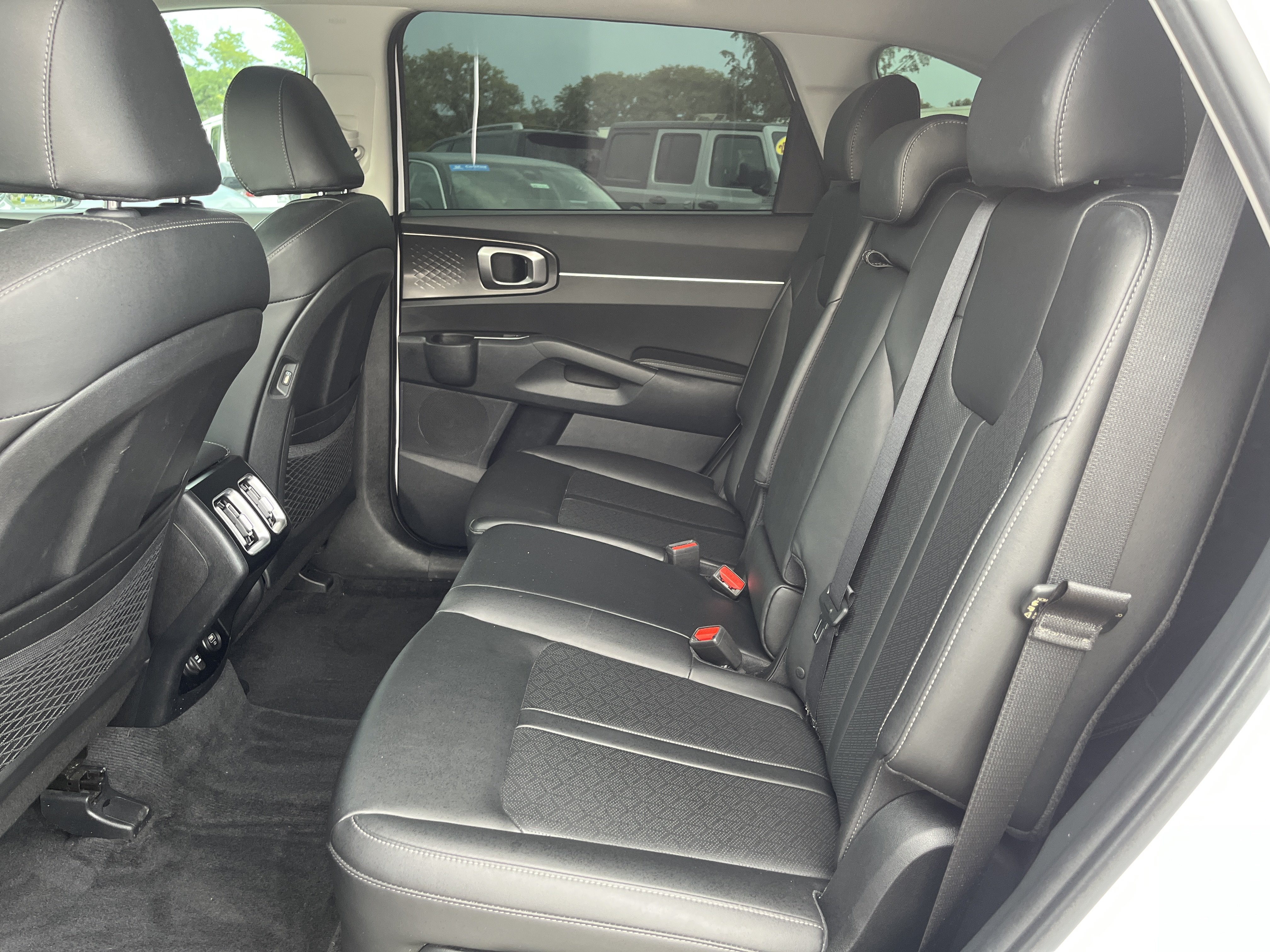 Used 2023 Kia Sorento S FWD image 13