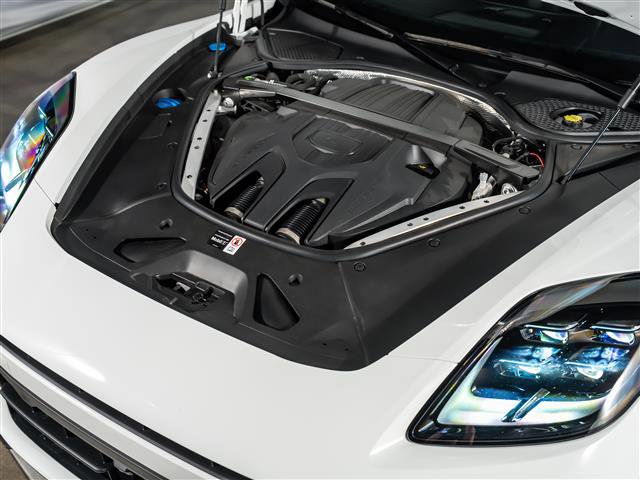 Certified 2025 Porsche Panamera RWD image 16