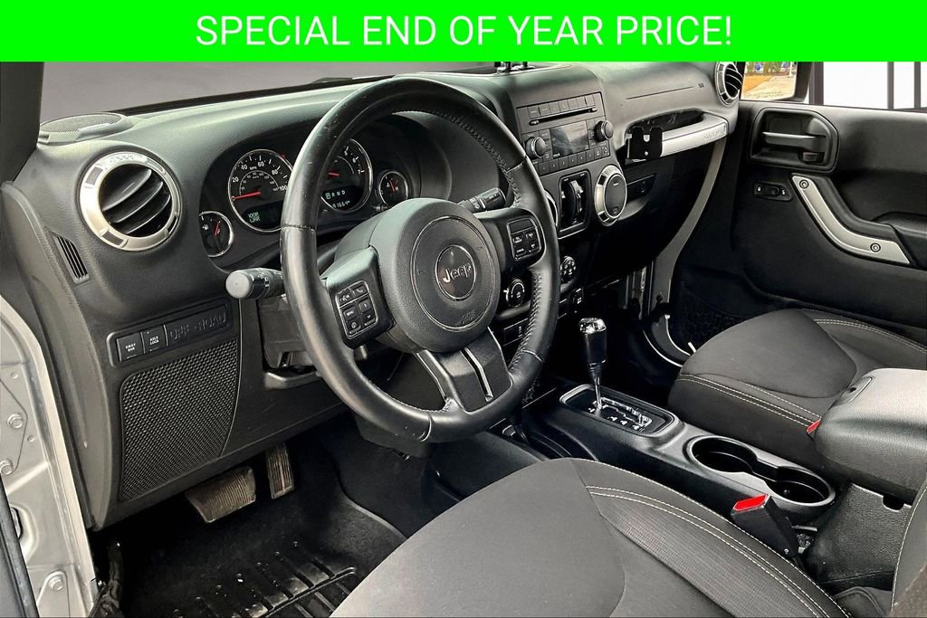 Used 2016 Jeep Wrangler Unlimited Rubicon w/ Connectivity Group image 15
