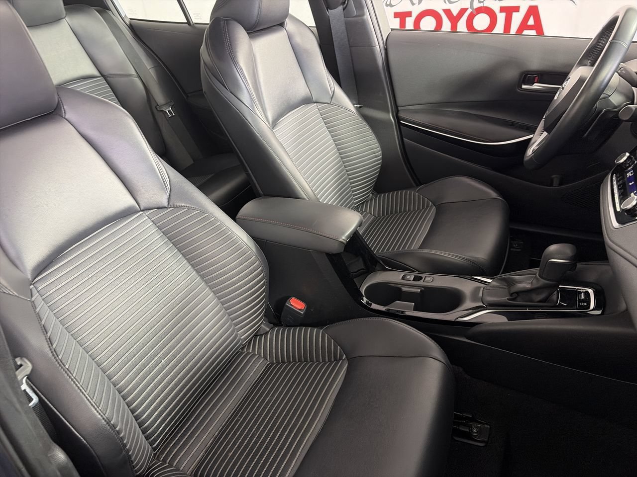 Used 2024 Toyota Corolla XSE FWD image 26