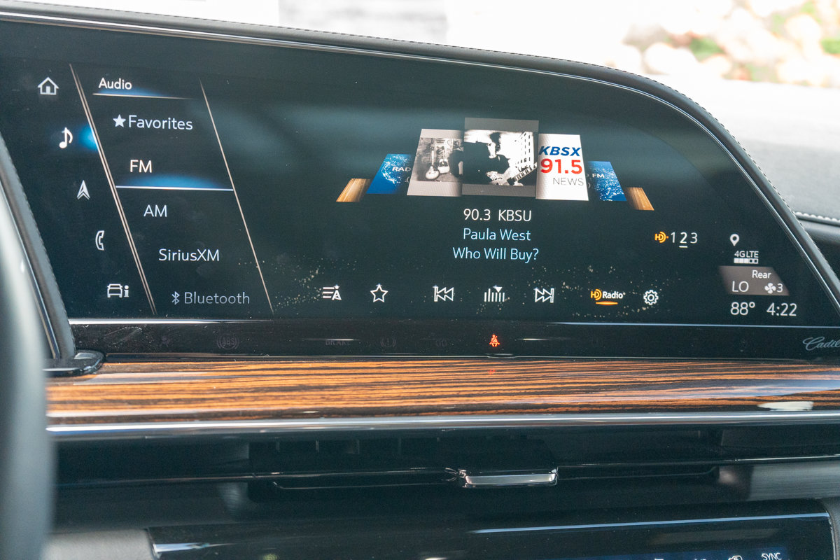 Used 2021 Cadillac Escalade Premium Luxury w/ LPO, Radiant Package AWD/4WD image 25
