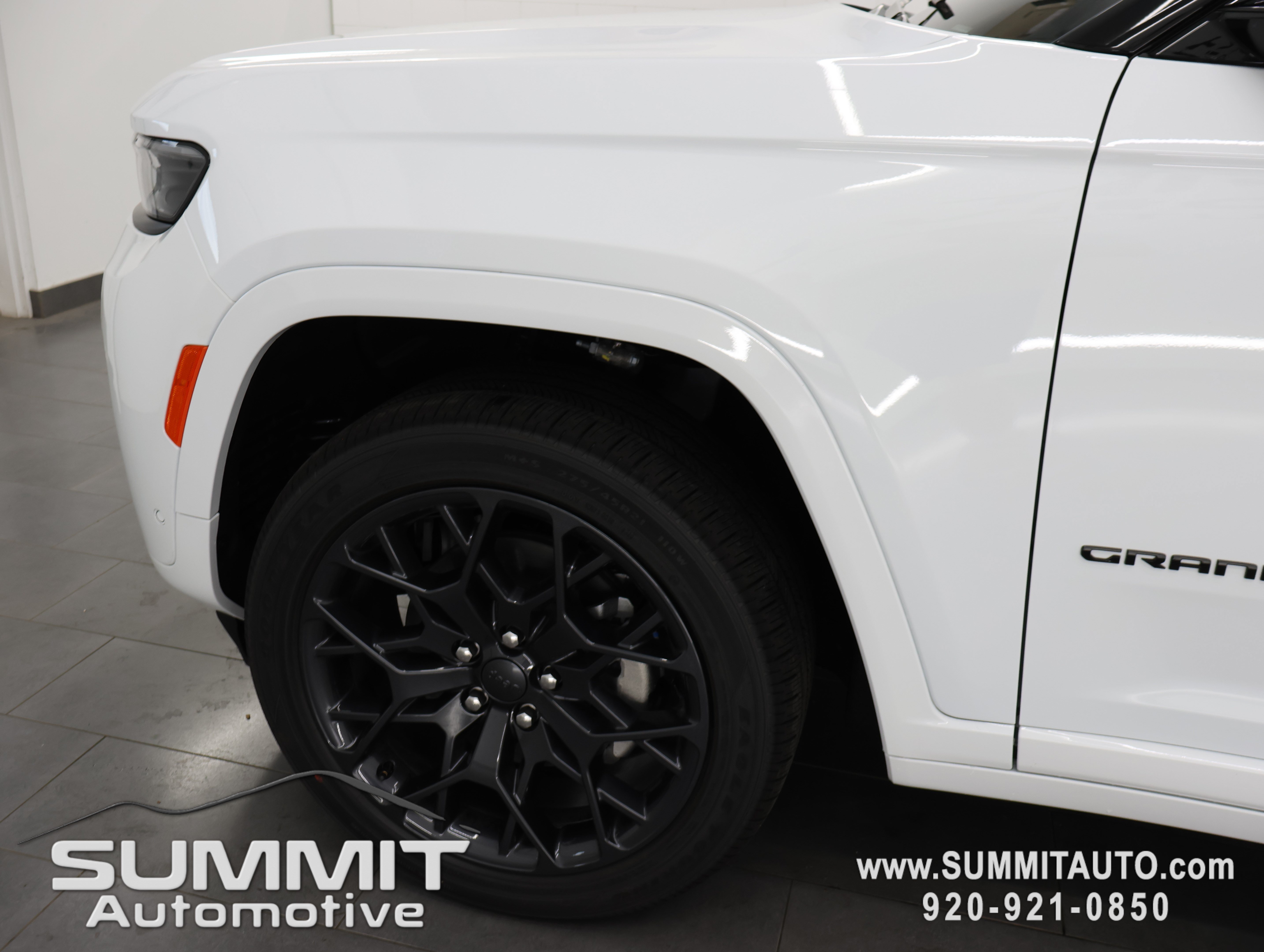 New 2026 Jeep Grand Cherokee L Summit w/ Obsidian Package AWD/4WD image 39