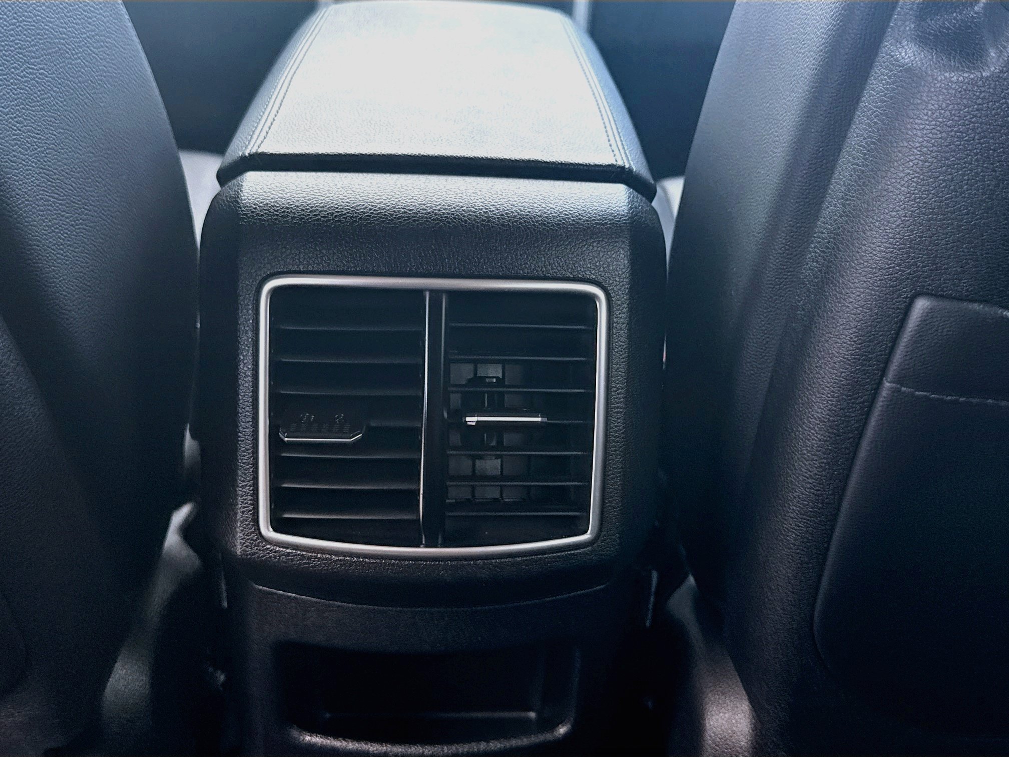 Used 2024 Kia Sportage EX FWD image 19