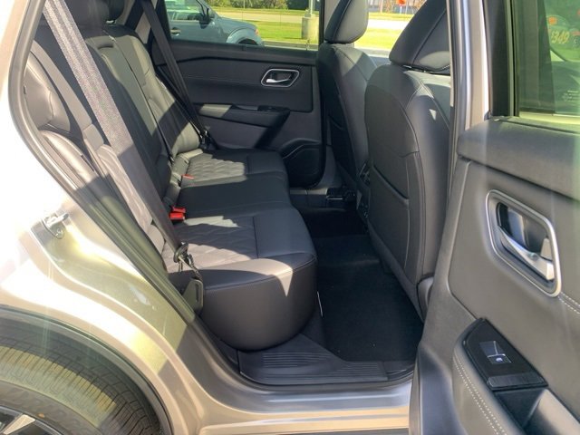 New 2026 Nissan Rogue Platinum image 32