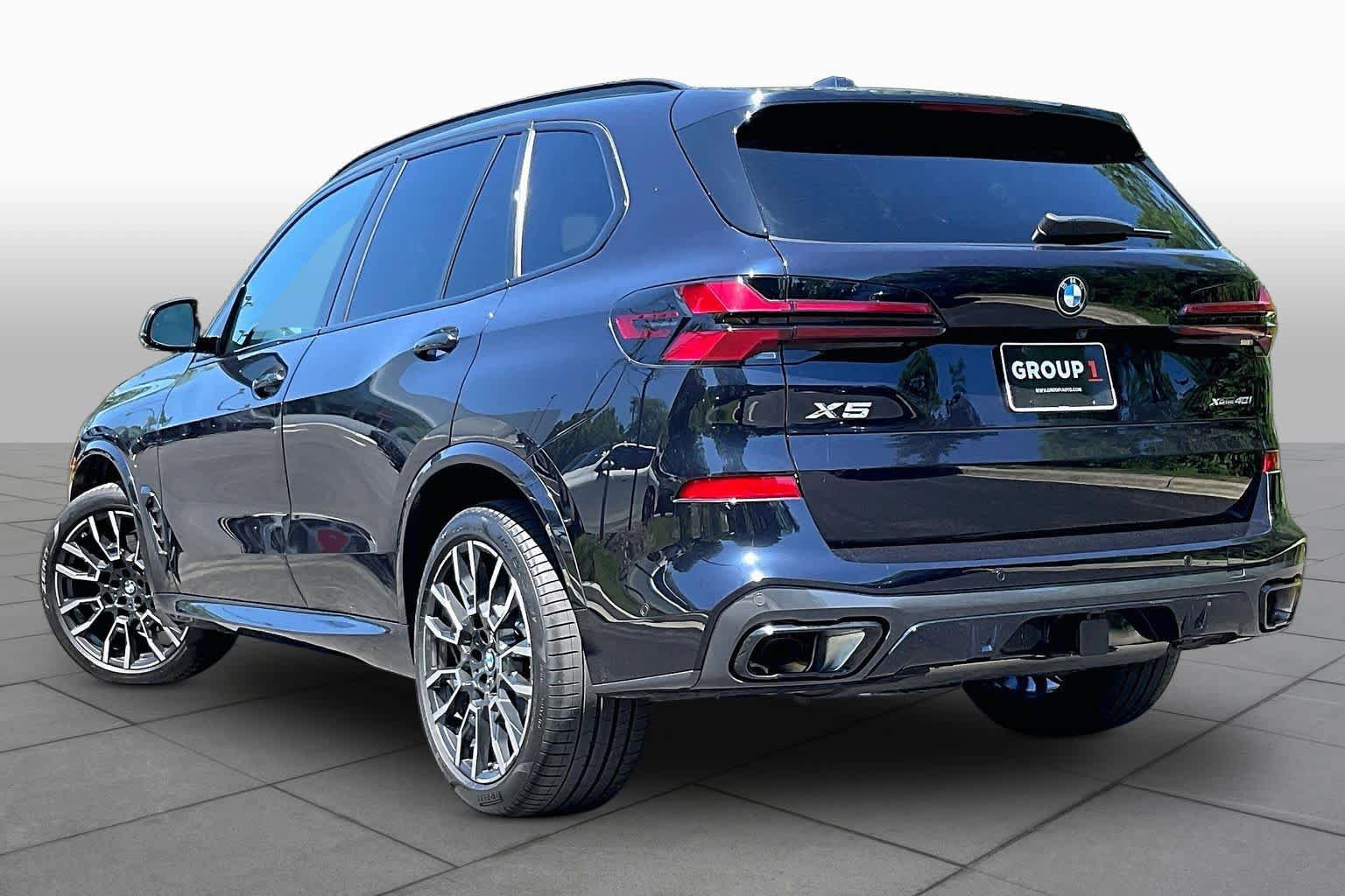 Used 2024 BMW X5 xDrive40i w/ M Sport Package AWD/4WD image 11