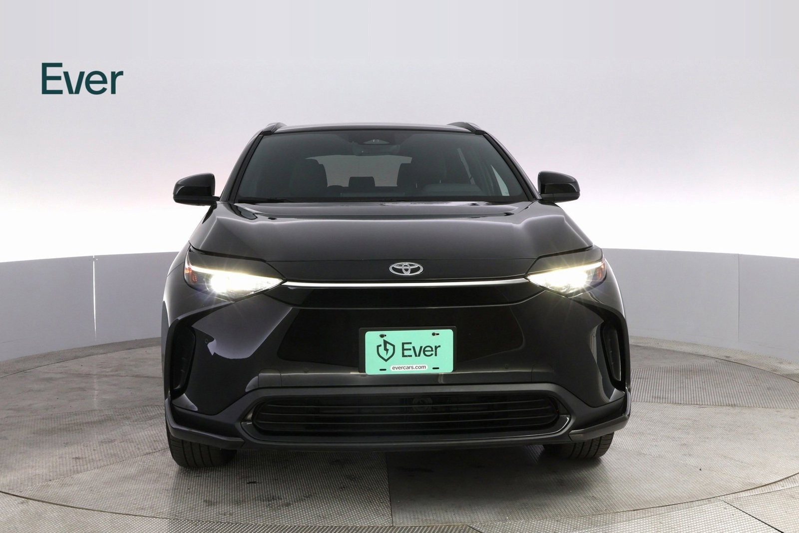 Used 2024 Toyota bZ4X XLE w/ Weather Package image 3