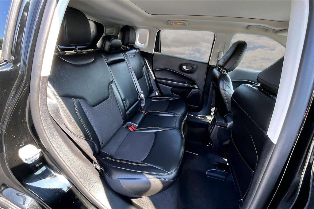 Used 2020 Jeep Compass Latitude FWD image 25