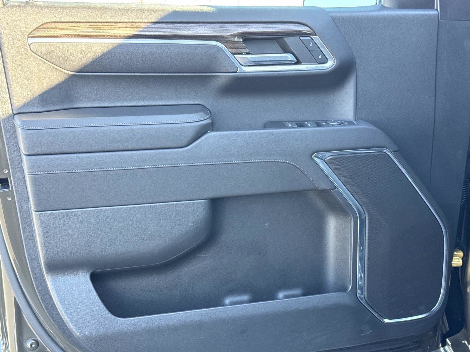 Used 2023 Chevrolet Silverado 1500 LT image 16