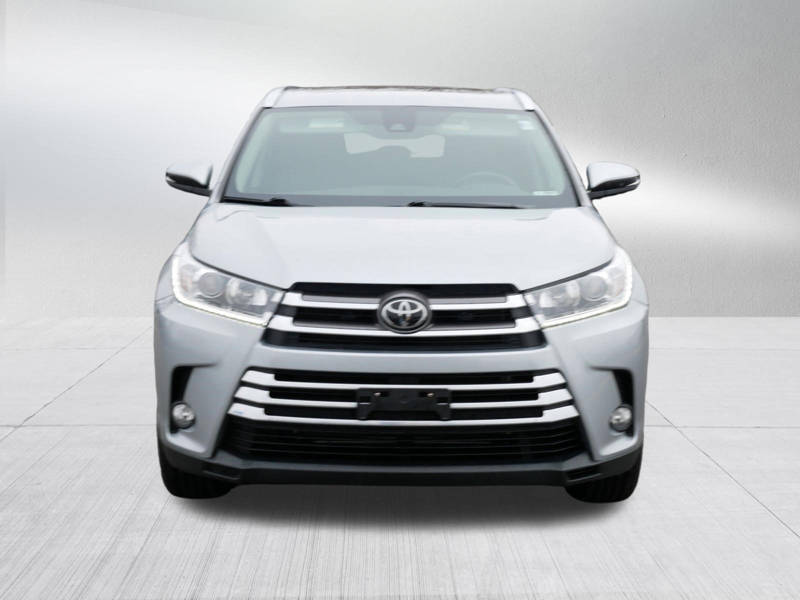 Used 2018 Toyota Highlander Limited image 2