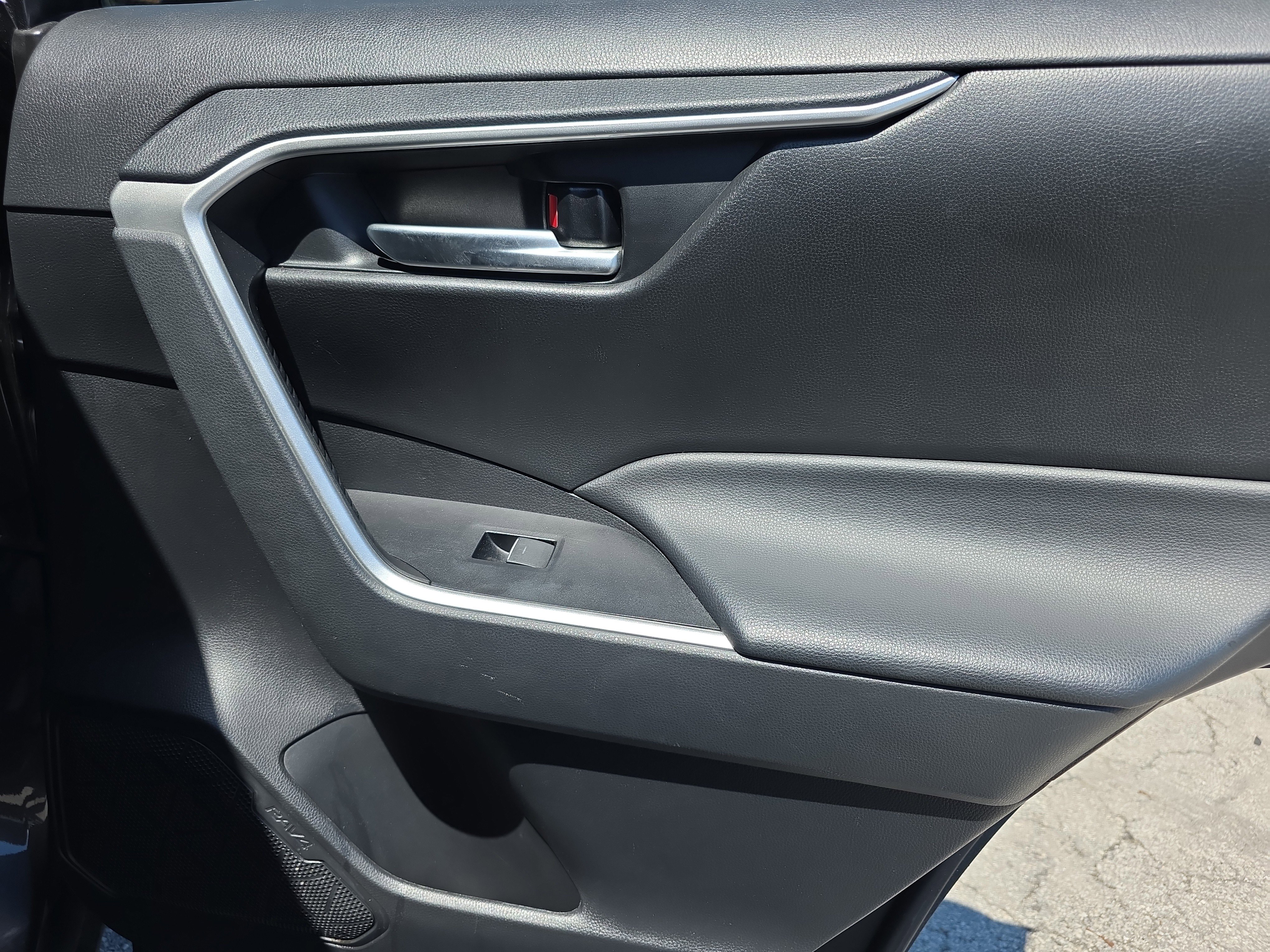 Used 2024 Toyota RAV4 XLE image 12