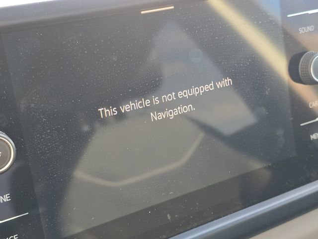 Used 2023 Volkswagen Taos SE w/ Panoramic Sunroof Package image 4