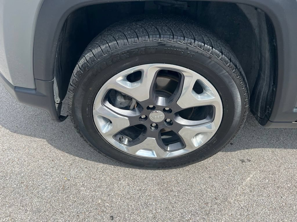 Used 2020 Jeep Compass Limited AWD/4WD image 12