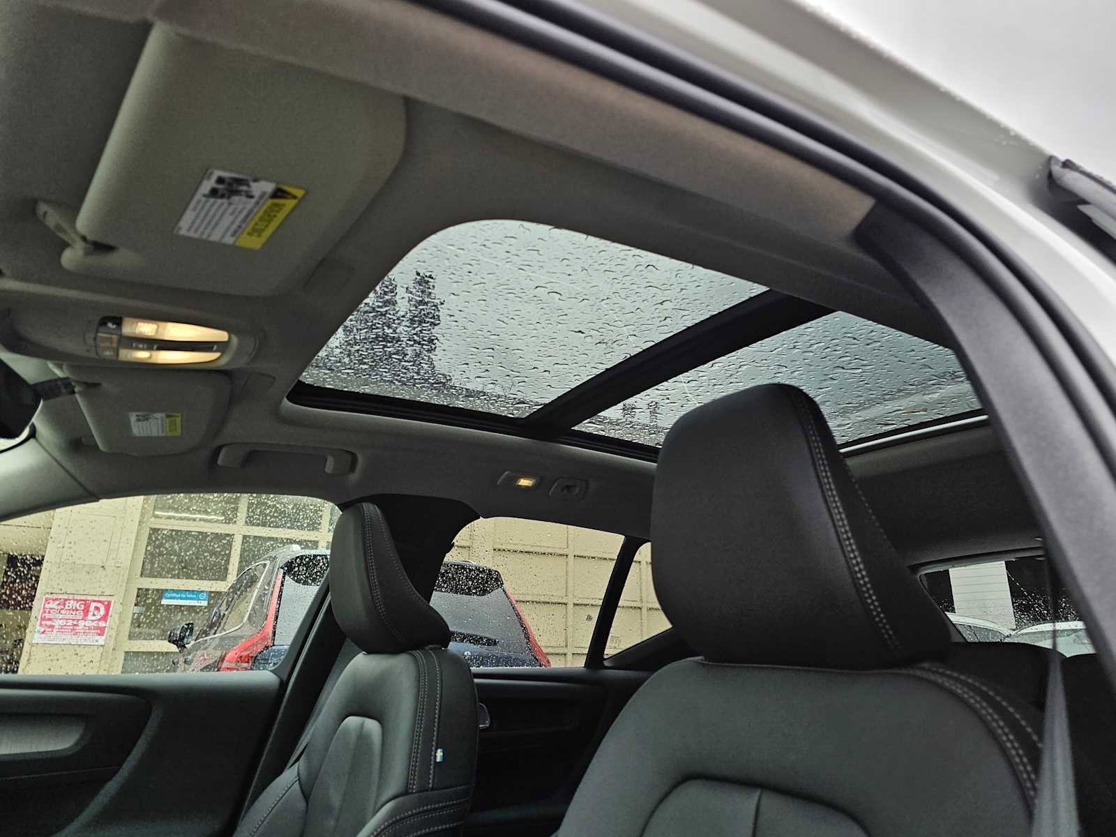 New 2025 Volvo XC40 B5 Core w/ Protection Package Premier image 26