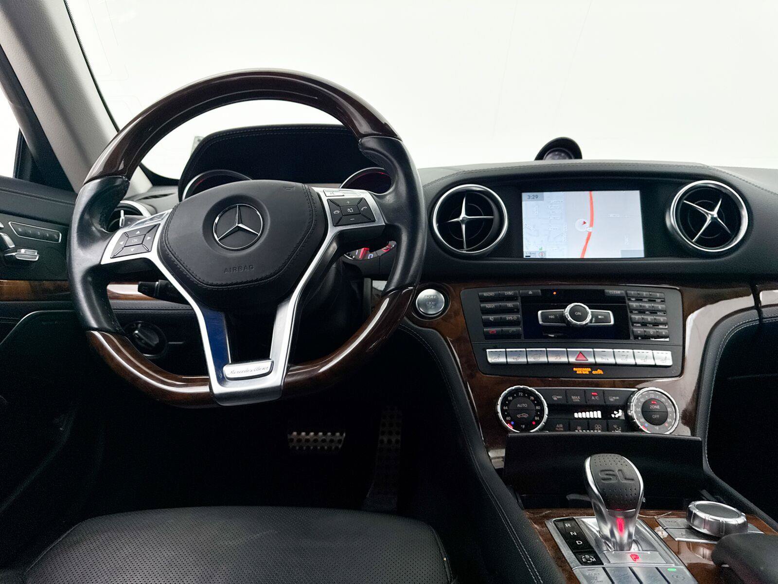 Used 2015 Mercedes-Benz SL 550 image 21