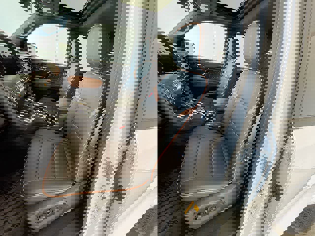 Used 2024 GMC Canyon AT4 w/ AT4 Premium Package AWD/4WD image 11