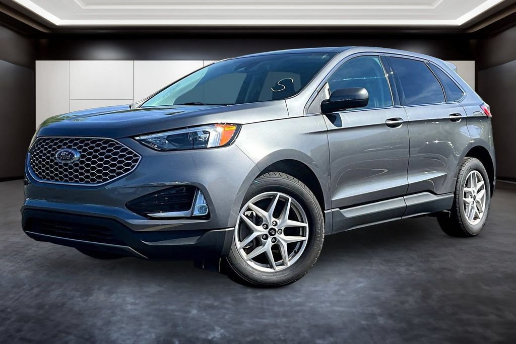 Used 2024 Ford Edge SEL w/ Convenience Package AWD/4WD image 3