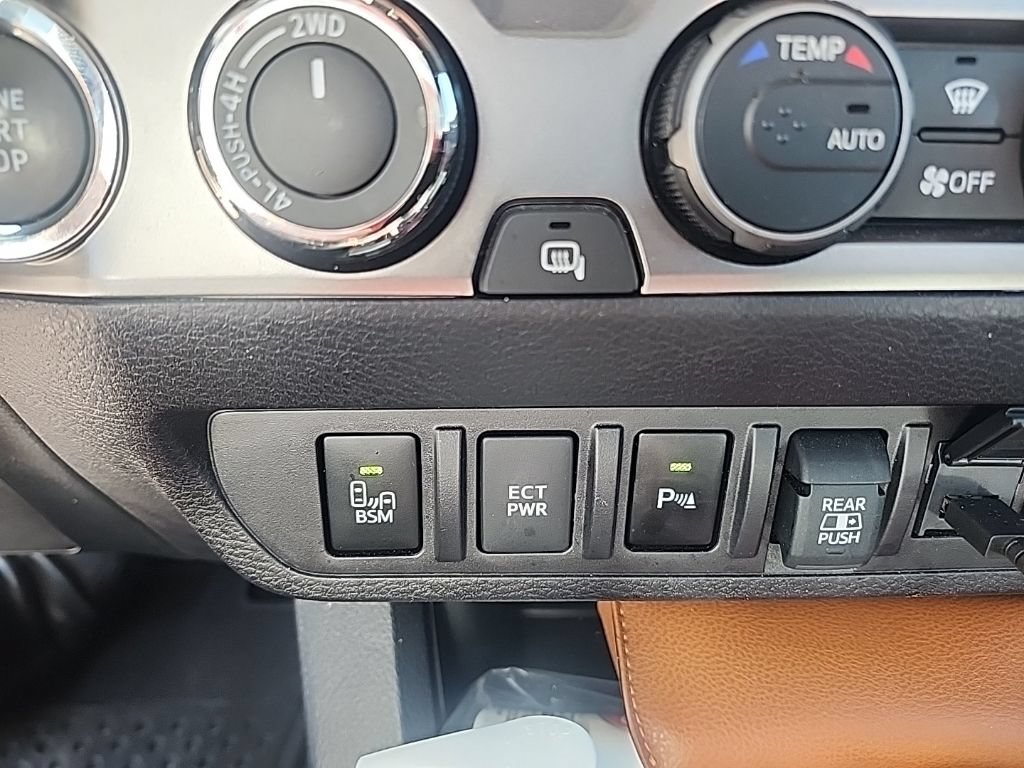 Used 2023 Toyota Tacoma Limited AWD/4WD image 7