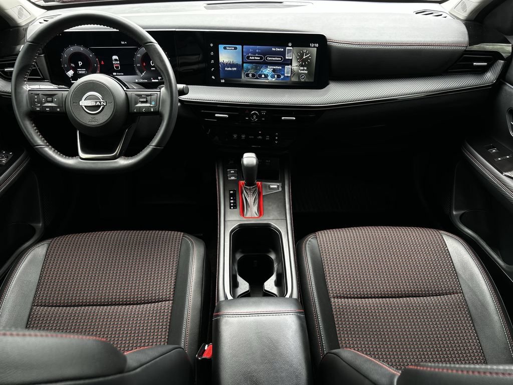 Used 2025 Nissan Kicks SR FWD image 12
