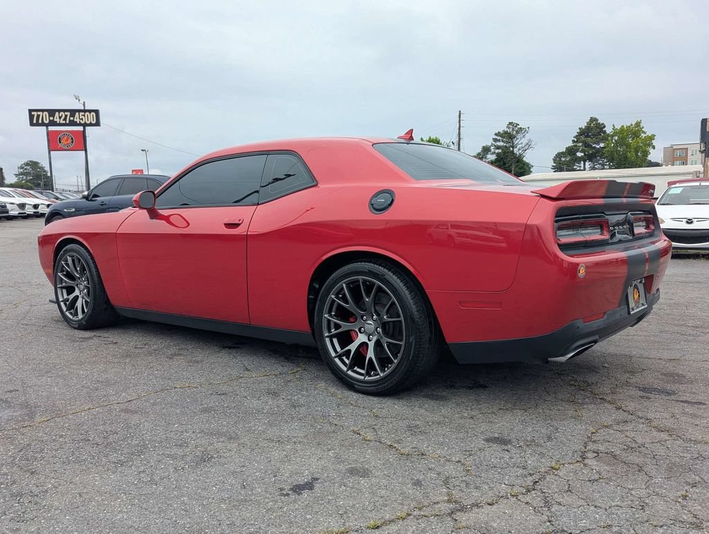 Used 2016 Dodge Challenger SRT w/ Technology Group RWD image 7