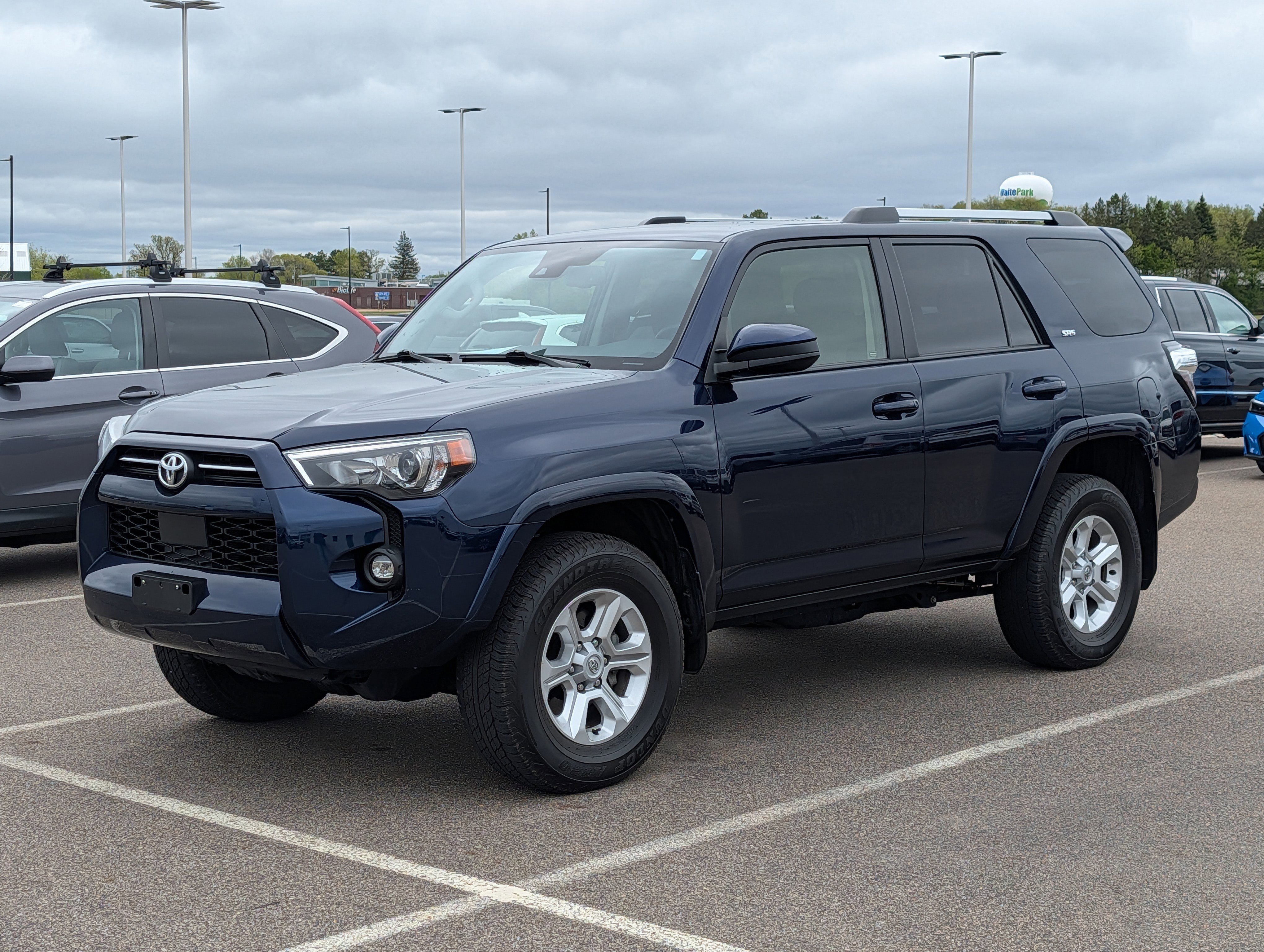 Used 2024 Toyota 4Runner SR5 AWD/4WD image 2