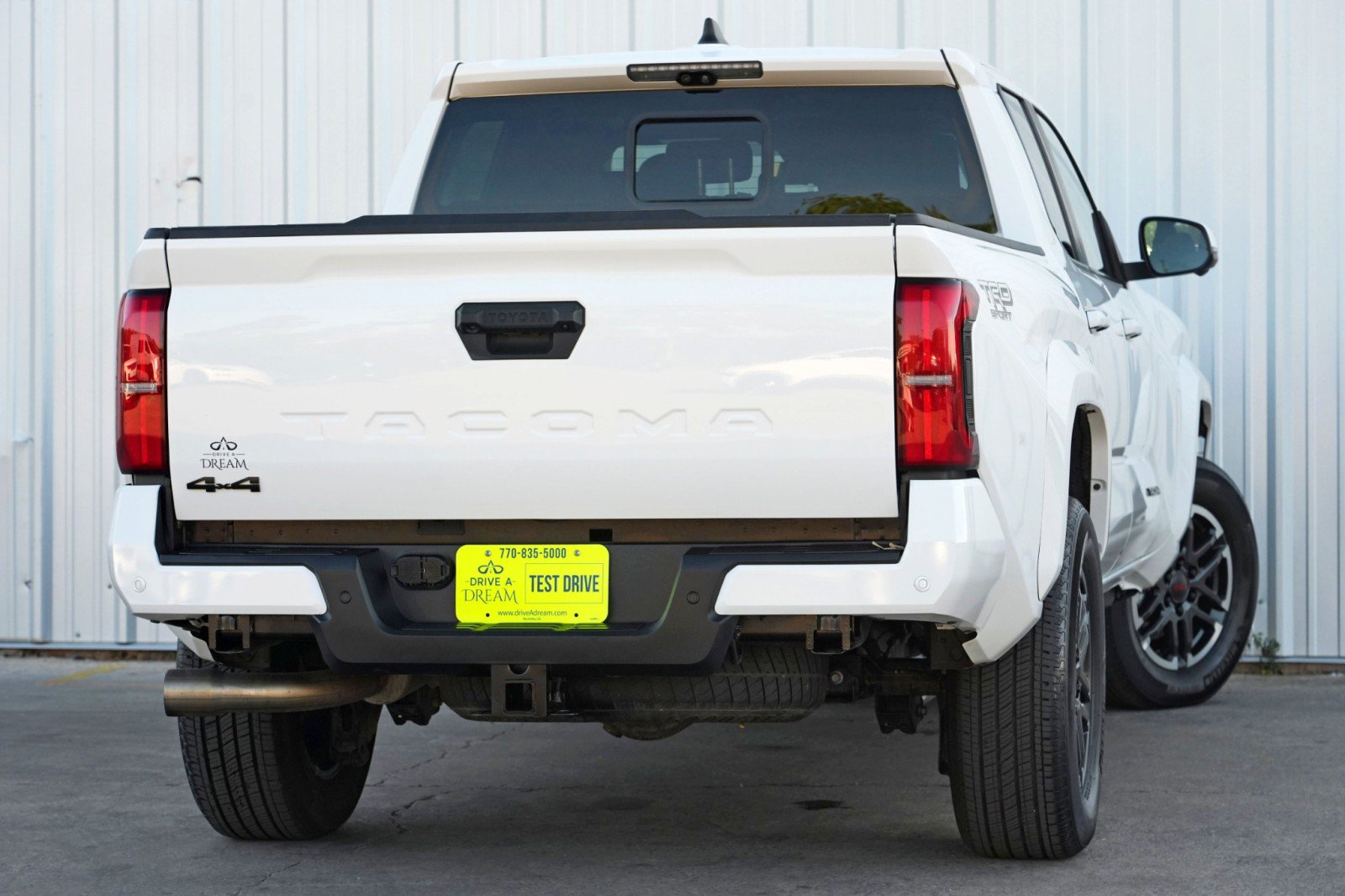 Used 2024 Toyota Tacoma TRD Sport w/ TRD Sport Premium Package AWD/4WD image 5