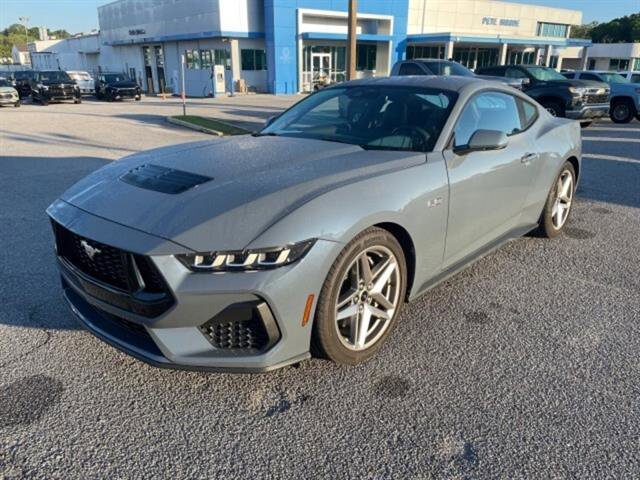 Used 2024 Ford Mustang GT Premium image 3