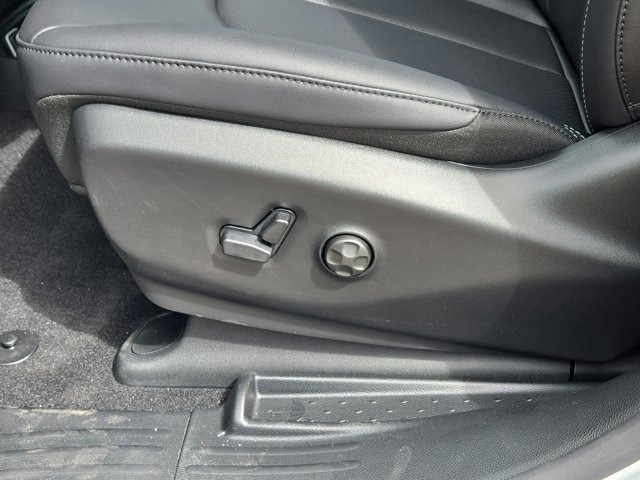 New 2026 Chrysler Voyager LX image 17