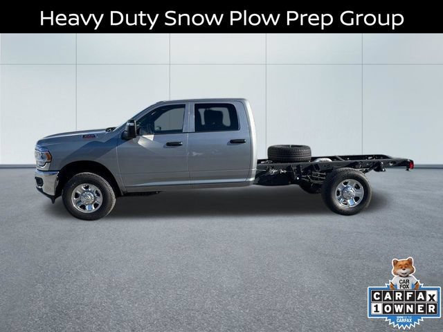 Used 2023 RAM 3500 Tradesman w/ Chrome Appearance Group AWD/4WD image 5