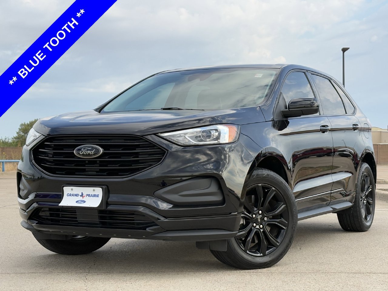 Used 2024 Ford Edge SE w/ Black Appearance Package AWD/4WD image 2