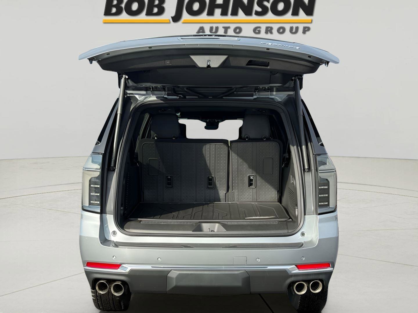 New 2026 Chevrolet Suburban Premier image 7