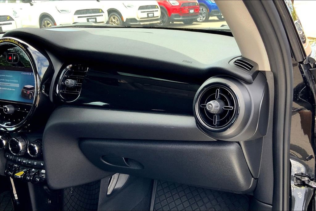 Certified 2024 MINI Cooper SE image 18