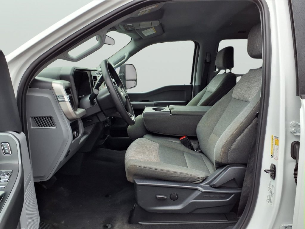 Used 2025 Ford F350 XLT AWD/4WD image 16