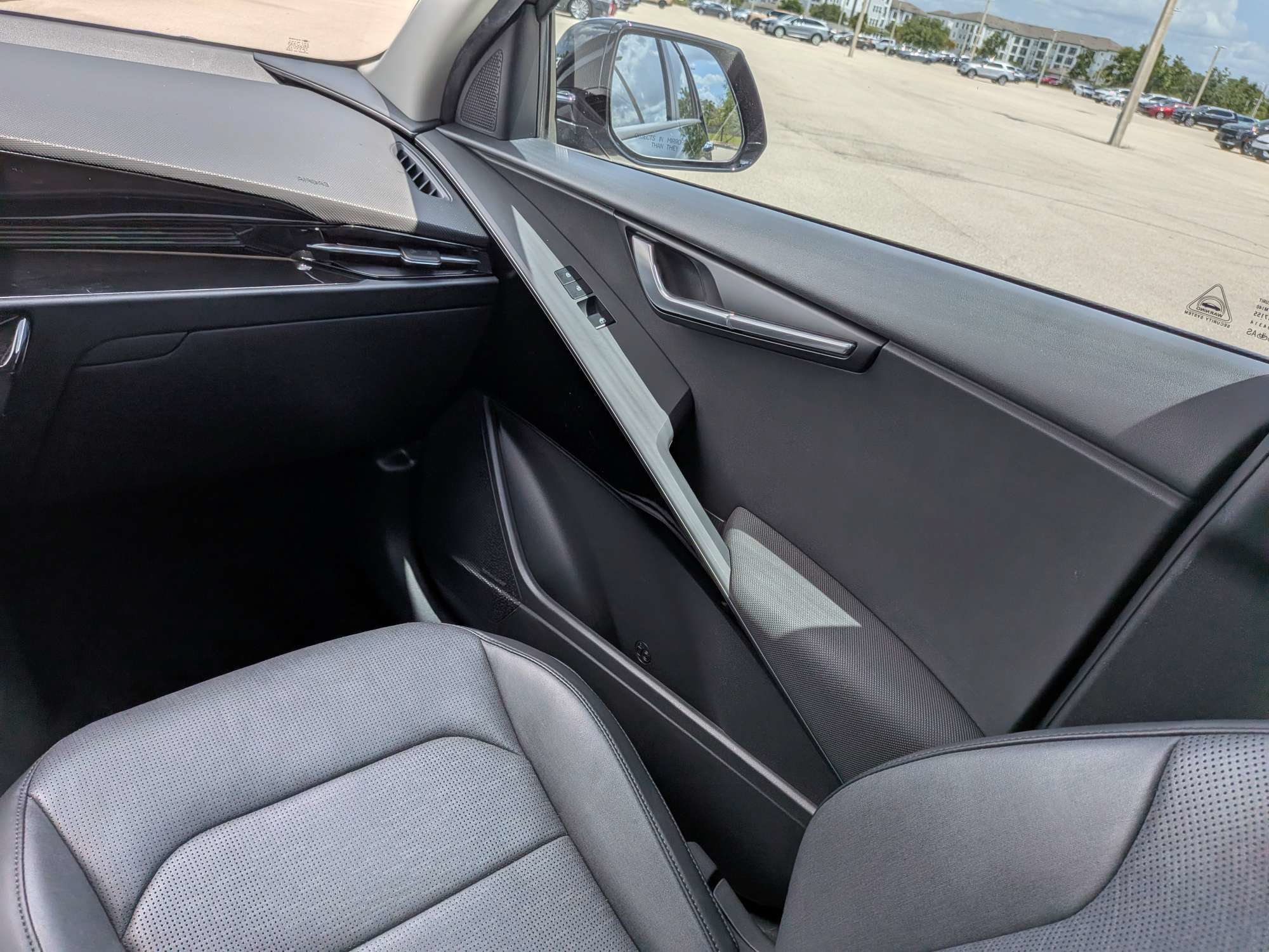 Certified 2024 Kia Niro SX Touring FWD image 23